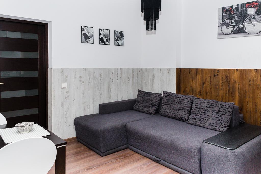Apartments Zefir Lviv Exterior photo
